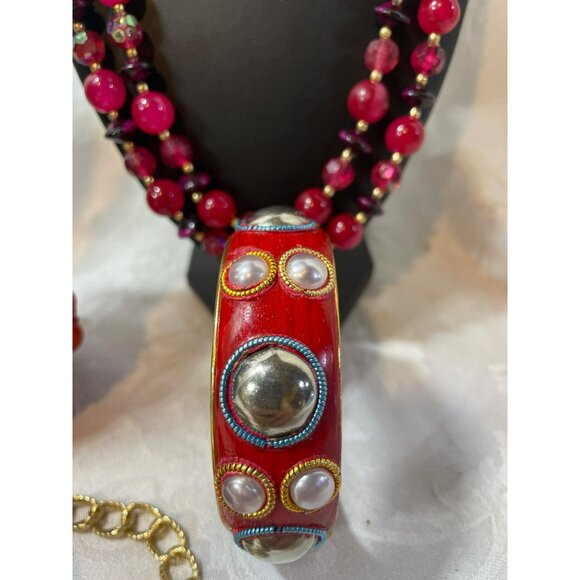 Vintage Jewelry Lot of Red & Gold Themed Multi-Layered Red Plastic Beaded Neckla - Picture 6 of 8